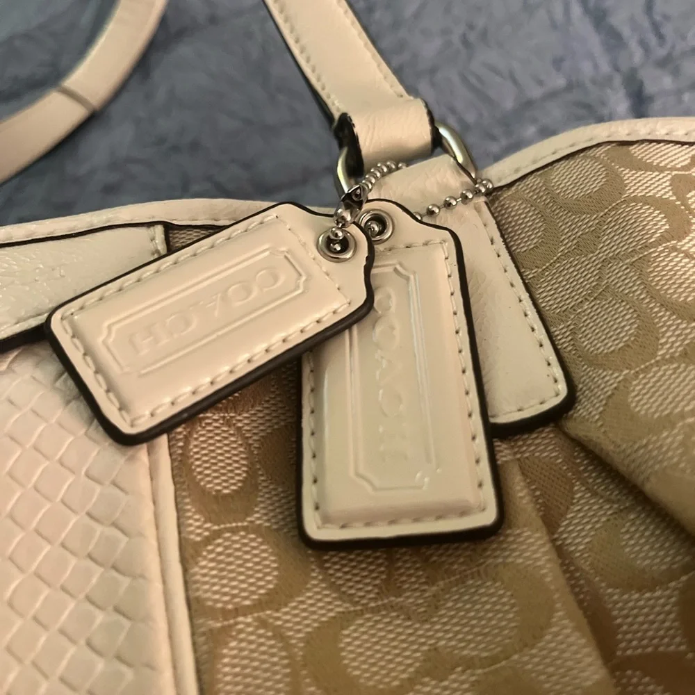 Coach Devin Beige Signature Shoulder Bag